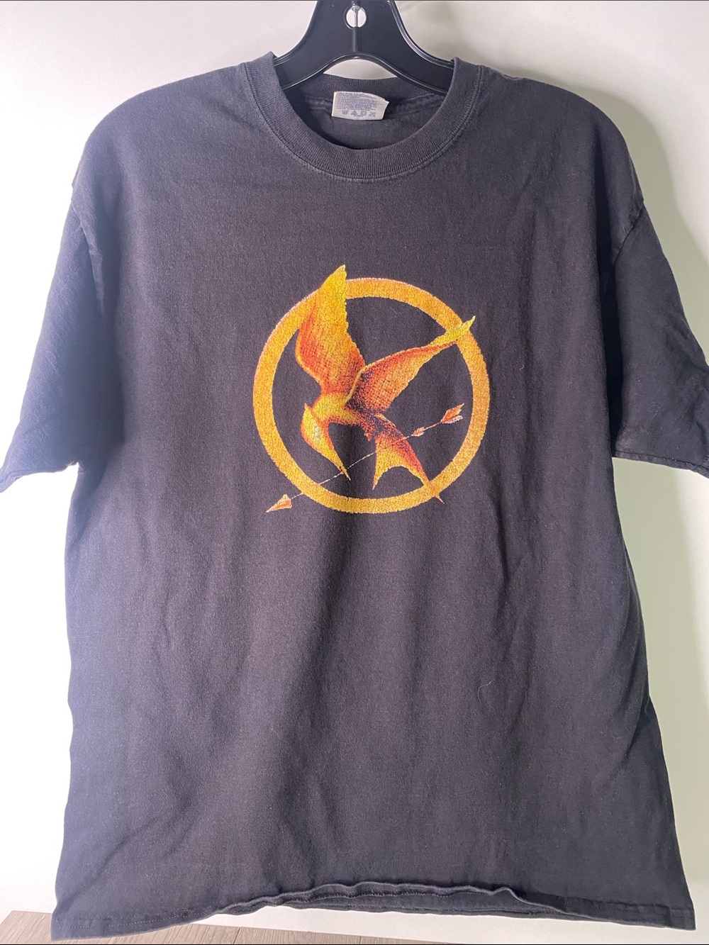 Black Short Sleeve Tee with Mockingjay Graphic Men’s Large - 1566